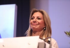 ΜΑΡΙΑ ΚΑΡΥΣΤΙΑΝΟΥ ΝΕΟ ΚΟΜΜΑ