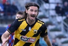 ΠΡΩΗΝ ΠΟΔΟΣΦΑΙΡΙΣΤΗΣ ΑΕΚ ΜΑΡΙΟΣ ΟΙΚΟΝΟΜΟΥ ΤΡΟΧΑΙΟ ΜΕΘ