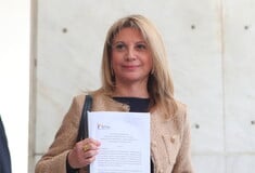 ΚΟΜΜΑ ΜΑΡΙΑ ΚΑΡΥΣΤΙΑΝΟΥ 