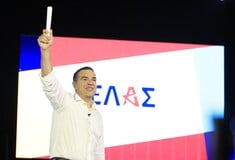 ΑΛΕΞΗΣ ΤΣΙΠΡΑΣ ΚΟΜΜΑ ΒΟΥΛΕΥΤΕΣ ΑΝΤΙΔΡΑΣΕΙΣ