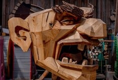 Ο Thomas Dambo έκρυβε γιγάντια τρολ από σκουπίδια στα δάση. Τώρα μπαίνουν στο μουσείο