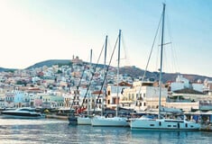 ΣΥΡΟΣ ΠΑΡΑΛΙΕΣ ΟΜΠΡΕΛΕΣ ΠΡΟΣΒΑΣΙΜΟΤΗΤΑ