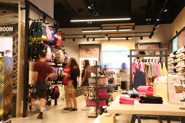 Vans the hotsell mall athens