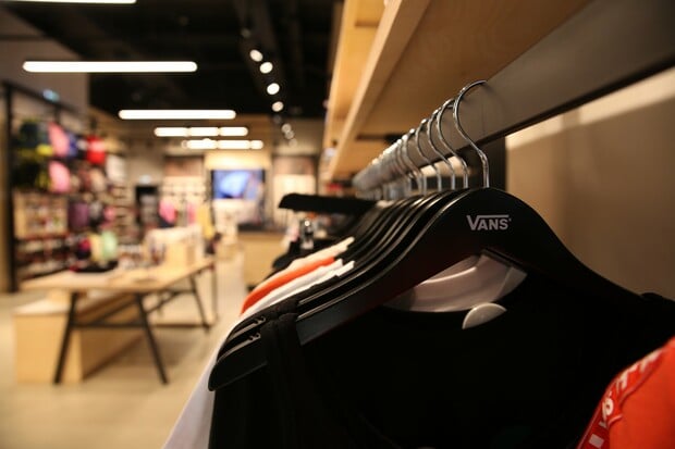 vans the mall athens