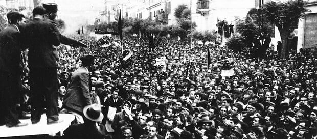 Tο 1936 σκοτώνονται 12 διαδηλωτές από πυρά της χωροφυλακής Θεσσαλονίκης και  τραυματίζονται εκατοντάδες άλλοι | LiFO