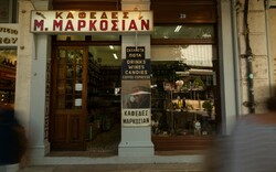 Έξι ιστορικά καφεκοπτεία της Ελλάδας