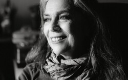 Σαβίνα Γιαννάτου: «Μια καλή κριτική κινητοποιεί κι άλλους ανθρώπους, και μαζί τους κινητοποιείσαι κι εσύ»