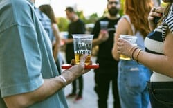  «Ό,τι είναι τώρα» party: Ο Μηλοκλέφτης ανεβαίνει Βριλήσσια για ένα pop up γεμάτο εκπλήξεις