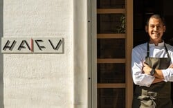Hafu: Η επιστροφή του Σωτήρη Κοντιζά και του τηγανητού του κοτόπουλου 