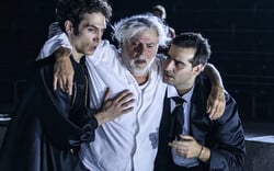 H ανάληψη του Οιδίποδα αναβάλλεται επ’ αόριστον