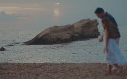 Το “Sea Wall” του Simon Stephens παρουσιάζεται για πρώτη φορά στην Ελλάδα σε σκηνοθεσία Απόστολου Τζίμα