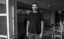 Ο Ευριπίδης Παπαδοπετράκης κάνει τη χαρακτική σύγχρονη τέχνη