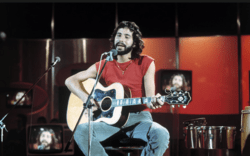 Ο Cat Stevens προτού και αφότου μετονομαστεί σε Yusuf Islam 