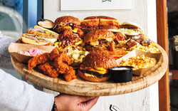 Αρισμαρί & Αβάρσαμο Street Food: Κρατά σταθερή την ποιότητα και τη δημιουργική του διάθεση