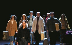 «Ο Βυσσινόκηπος» του Τσέχοφ με τη σκηνοθετική ματιά του Έκτορα Λυγίζου