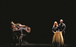 Το Εθνικό Θέατρο παρουσιάζει το Cow | Deer, σε συμπαραγωγή με το Royal Court του Λονδίνου