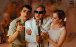 «Άρωμα Γυναίκας» στο Θέατρο Βρετάνια: Μια ιστορία για όσα δεν βλέπουν τα μάτια