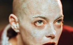 Μόνο Λάνθιμος (τι να λέμε τώρα...)