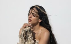 H Rosalia «έπαθε» Björk