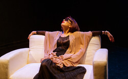 «Ο ουρανός κατακόκκινος» της Λούλας Αναγνωστάκη & «Ο δικός μου χειμώνας» της Πολύνας Ευτυχίας Γκιωνάκη