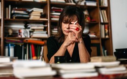 «Πώς αλλάζει κανείς, πώς φτάνει σε σημείο να μην αναγνωρίζει τον εαυτό του»