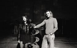 Cosmic Theatre: Το βλέμμα στρέφεται στο διάστημα διασχίζοντας ένα ερείπιο