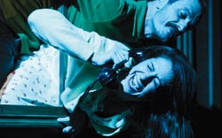 Θέατρο Αποθήκη: «Στην Εξοχή» του Martin Crimp