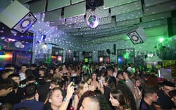 Γιορτές στο Πλυντήριο bar: Trash, μουσική & ατελείωτα πάρτι στον Κεραμεικό 