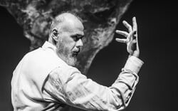 Τελευταίες παραστάσεις για την «Πύλη της Κόλασης» στο Αμφι-θέατρο Σπύρου Ευαγγελάτου