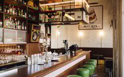 Αρτζεντίνα: Το ολοκαίνουριο αθηναϊκό μπαρ που μοιάζει να ήταν πάντα εκεί