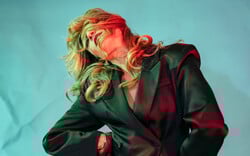 ΕΠΕΞ Waacking: Ο street χορός της κουίρ κοινότητας σε ένα φεστιβάλ στην Αθήνα