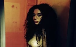 Μουσικάρες για ένα Σάββατο: 14 κομμάτια για να πολεμήσεις τα January Blues