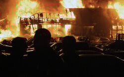 8 φορές που το πάρτι πήρε φωτιά - κυριολεκτικά