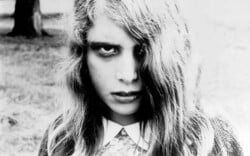 Undead Athens: Το Bios γεμίζει ζόμπι / Κάθε εποχή έχει το ζόμπι που της ταιριάζει 