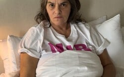 ΕΠΕΞ Η ριζοσπαστική ειλικρίνεια της Τρέισι Έμιν/ «Μετανιώνω που κάπνιζα και πηδιόμουν από τη λάθος τρύπα»