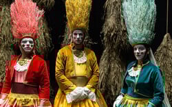 Κωνσταντίνος Σκουρλέτης: «Πώς γίνεται να μην παρατηρείς όσα συμβαίνουν γύρω σου και να μην τα εισάγεις στην τέχνη σου;»