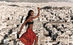 «Είσαι ό,τι φοράς», μια έκθεση για την τέχνη και το ρούχο στον 21ο αιώνα