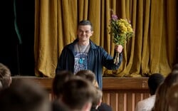 Δυστυχώς βρίζω, τι να κάνουμε τώρα;