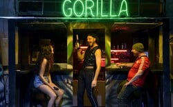 Η σωτηρία της σκηνής (είναι πολύ μεγάλο πράγμα)