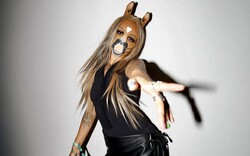 HorsegiirL: Η πιο WTF περσόνα που είδαμε τελευταία στη μουσική