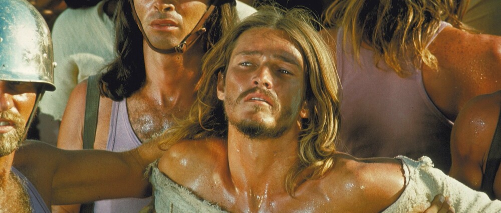Οι απίστευτες περιπέτειες της ταινίας “Jesus Christ Superstar” στην Αθήνα του 1974, τέτοιες μέρες πριν από 50 χρόνια