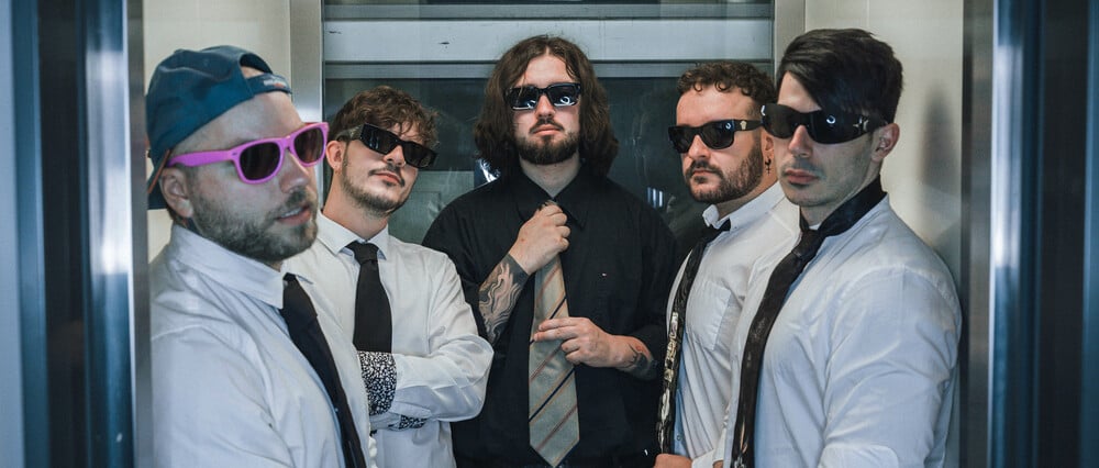 Kiss Me Cleopatra: Όταν η ελληνική ποπ του 2000 συνάντησε το metalcore 