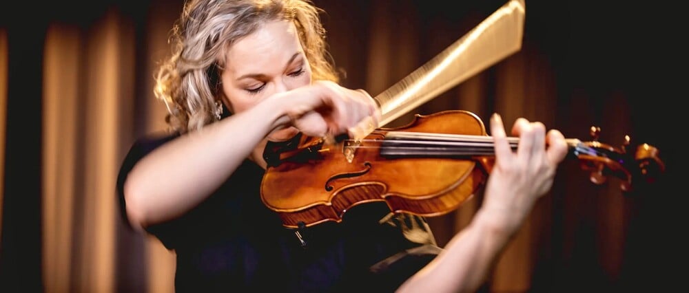 Hilary Hahn: «Οι ΗΠΑ μπορούν να είναι καλύτερες από έναν τόπο διχασμού»