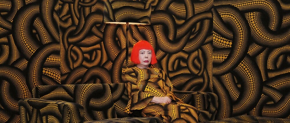 Το μαγευτικό, υπερβατικό σύμπαν της Yayoi Kusama προσγειώνεται στην Ευρώπη 