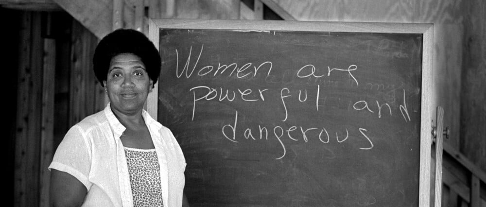 Μαύρη, λεσβία, μητέρα, πολεμίστρια, ποιήτρια, καρκινοπαθής