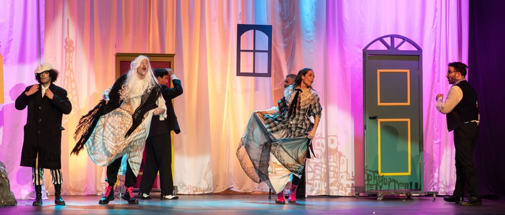 Τι κάνει τον «Αρσέν Λουπέν» μία από τις πιο επιτυχημένες παραστάσεις της σεζόν;