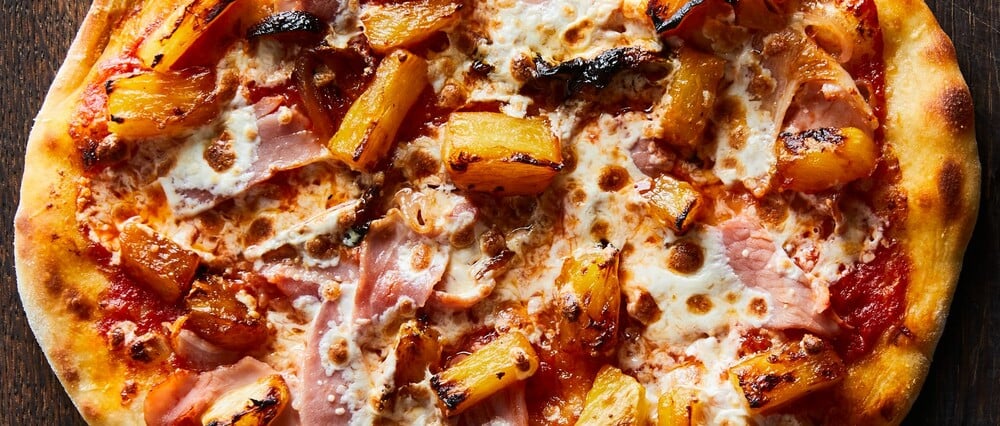 Λατρεύουμε την πίτσα με ανανά, πειράζει;