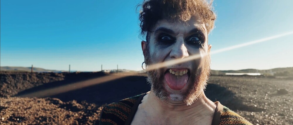 Resital Dostoevsky: Μια σκοτεινή, σαρκαστική παράσταση στα όρια κωμωδίας και τραγωδίας