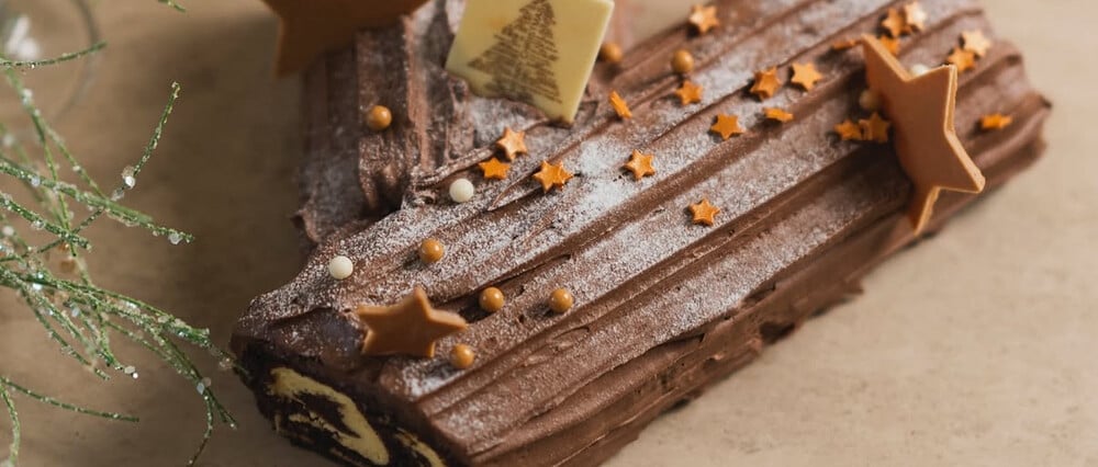 Χριστουγεννιάτικος κορμός, μια γλυκιά ιστορία που συνεχίζεται στα καλύτερα ζαχαροπλαστεία της πόλης