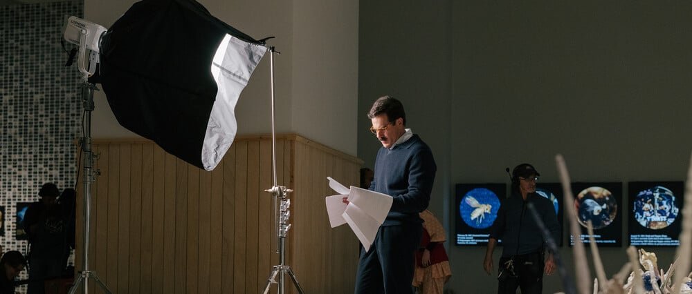 33’ με τον Άνταμ Κρίστιαν Κλαρκ στα γυρίσματα της ταινίας του «Bells»